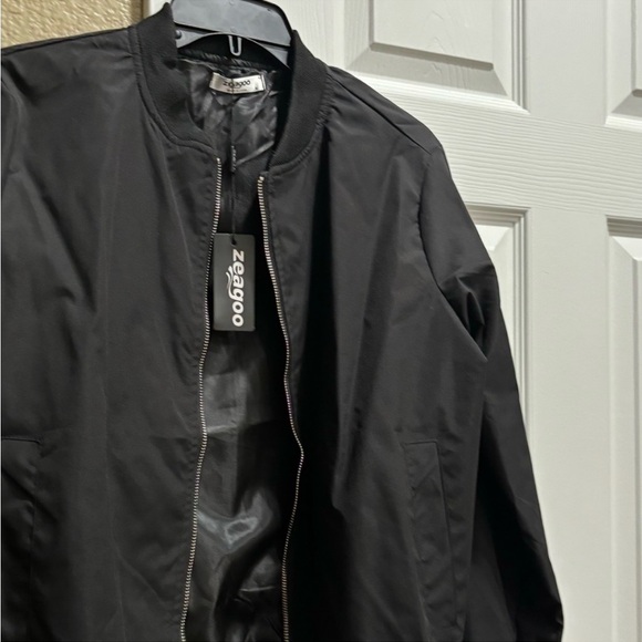 Zeagoo Womens Lightweight Jacket Fashion
Collarless Bomber size M - Picture 3 of 4